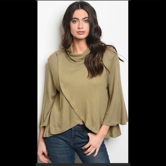 New Olive Waffle Bell Sleeve Top Size Small - Picture 4 of 7